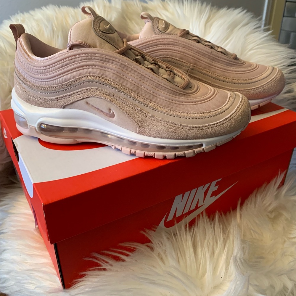 Brand new Nike airmax women sneakers size 8us